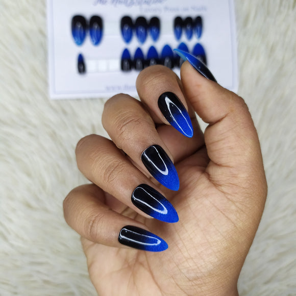 Glossy Blue and Black Ombre Press on Nails Set // 449