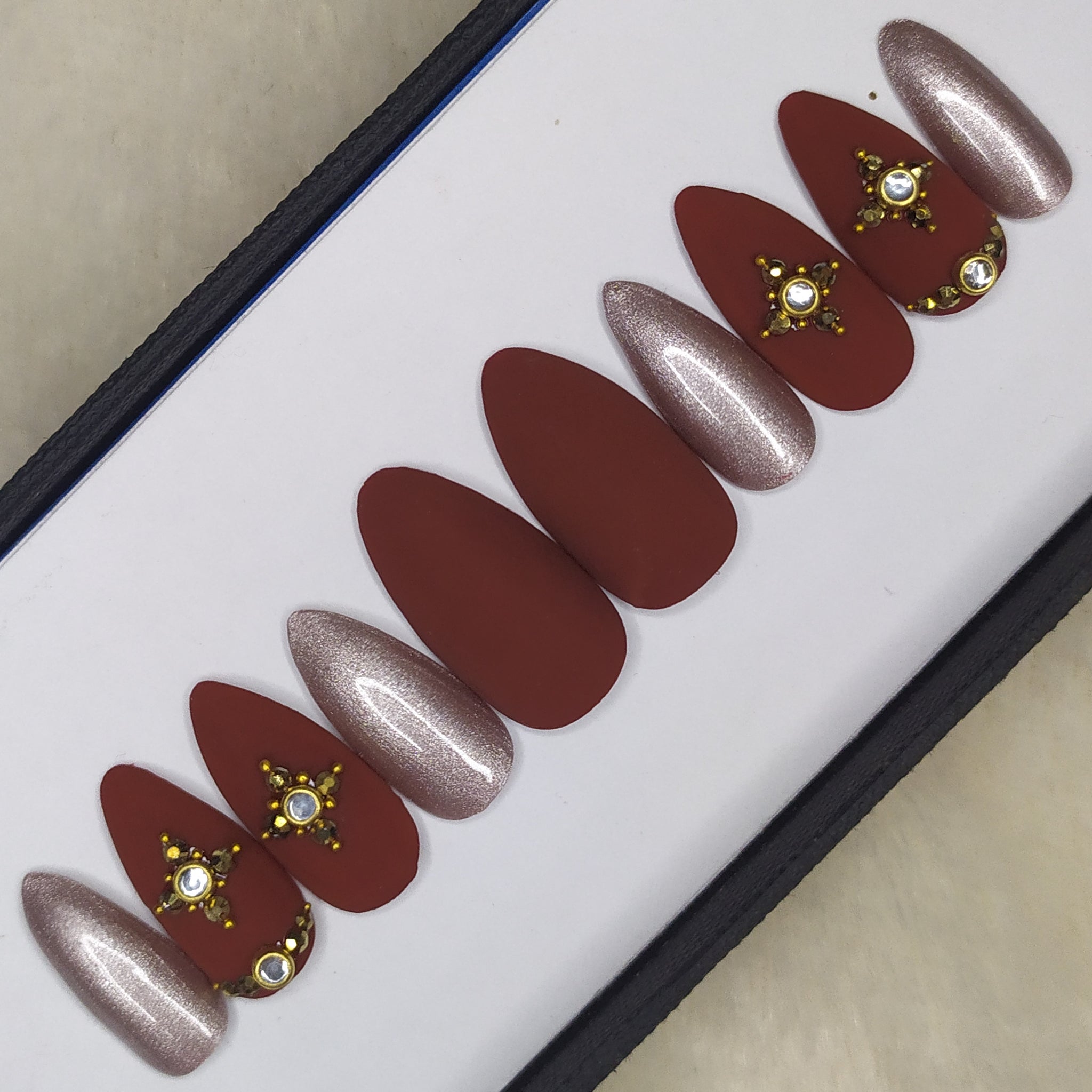 Stiletto Nude Rose Metal Crystal Maroon Acrylic Nails Coffin Full Set, Long  Go, Customizable, Burgundy, Press On Rose Gold Finish 230626 From Bian04,  $12.79 | DHgate.Com