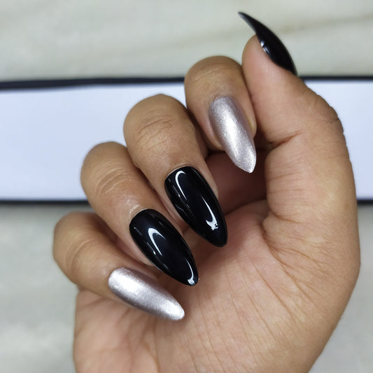 Glossy Black Rose Gold Press on Nails Set // 500