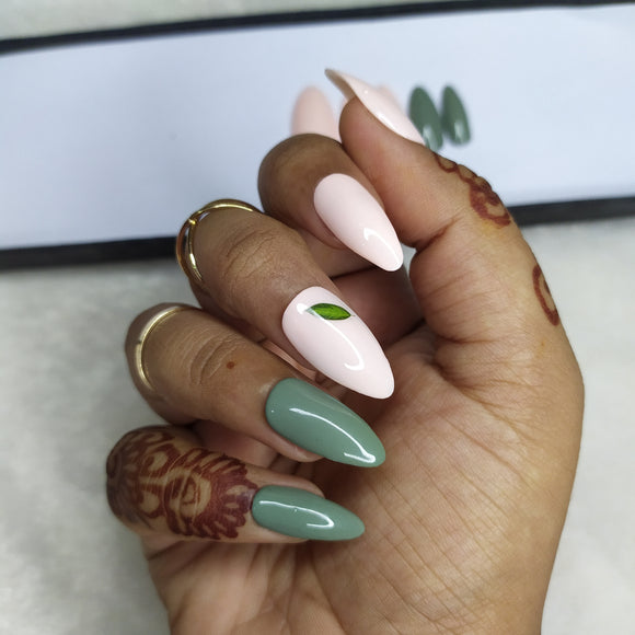 Glossy Light Pink Green Leaves Press on Nails Set // 549