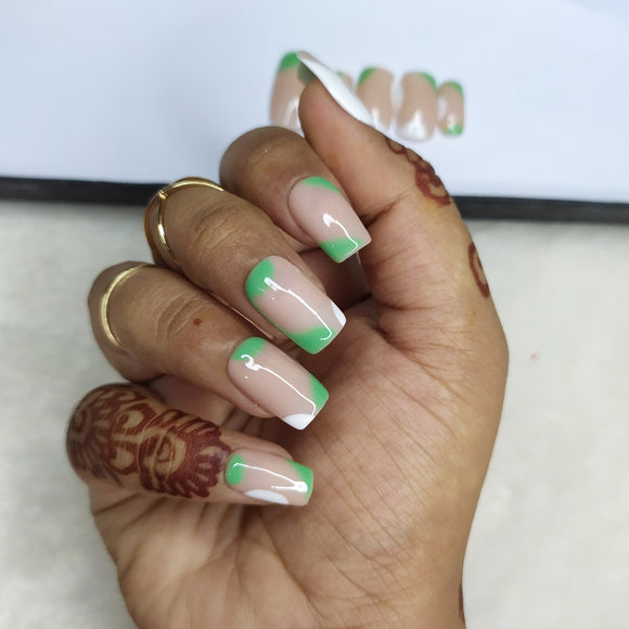 Glossy White and Green Abstract Press on Nails Set // 552