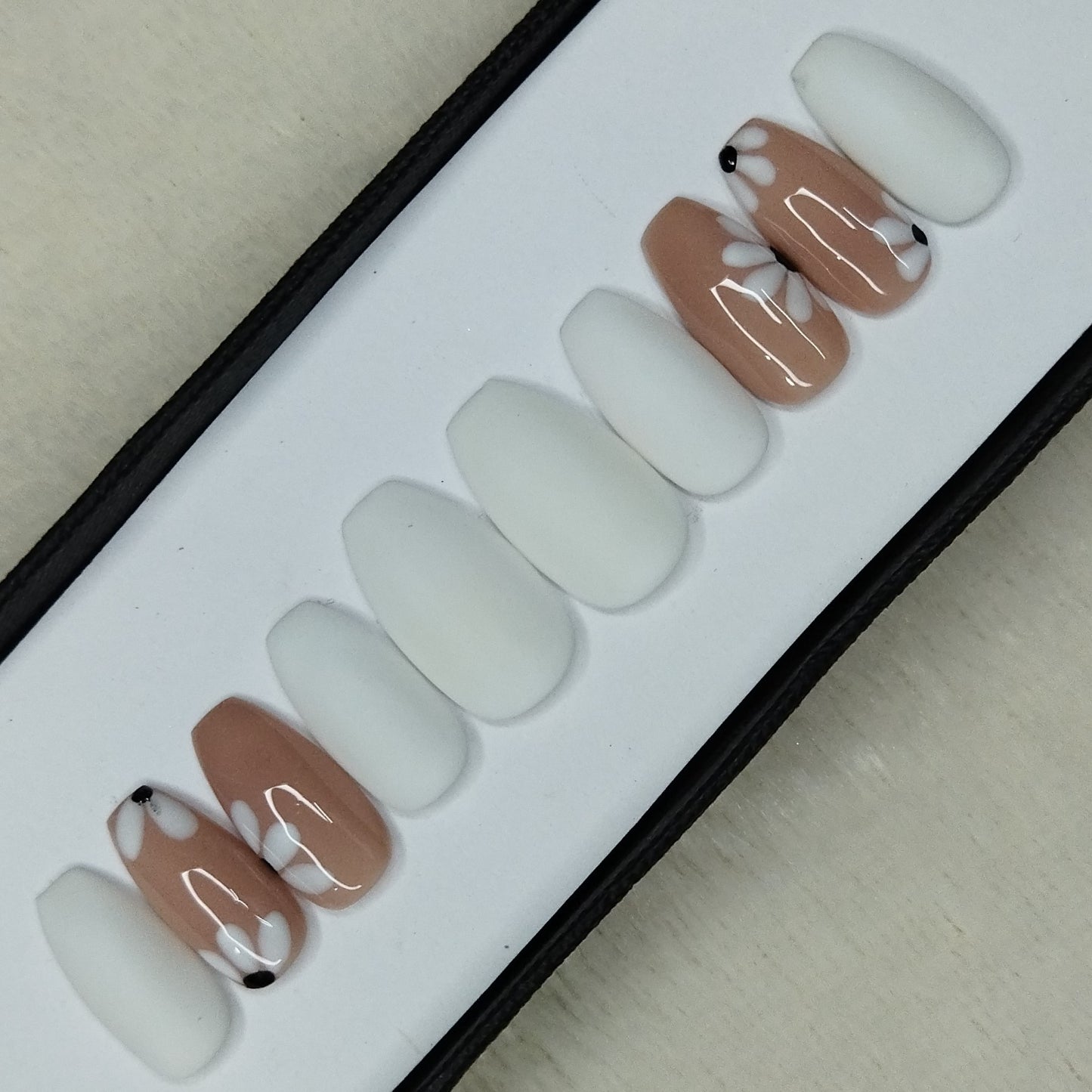 Glossy White & Nude Flower Press on Nails Set // 682