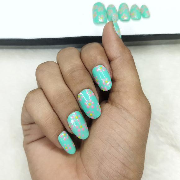 Glossy Green Flower Dots Press on Nails Set // 676