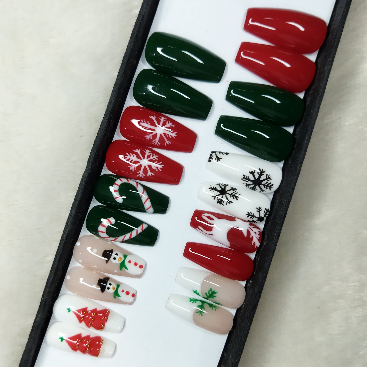 Christmas Collection : Glossy Green and Red Christmas Press on Nails Set