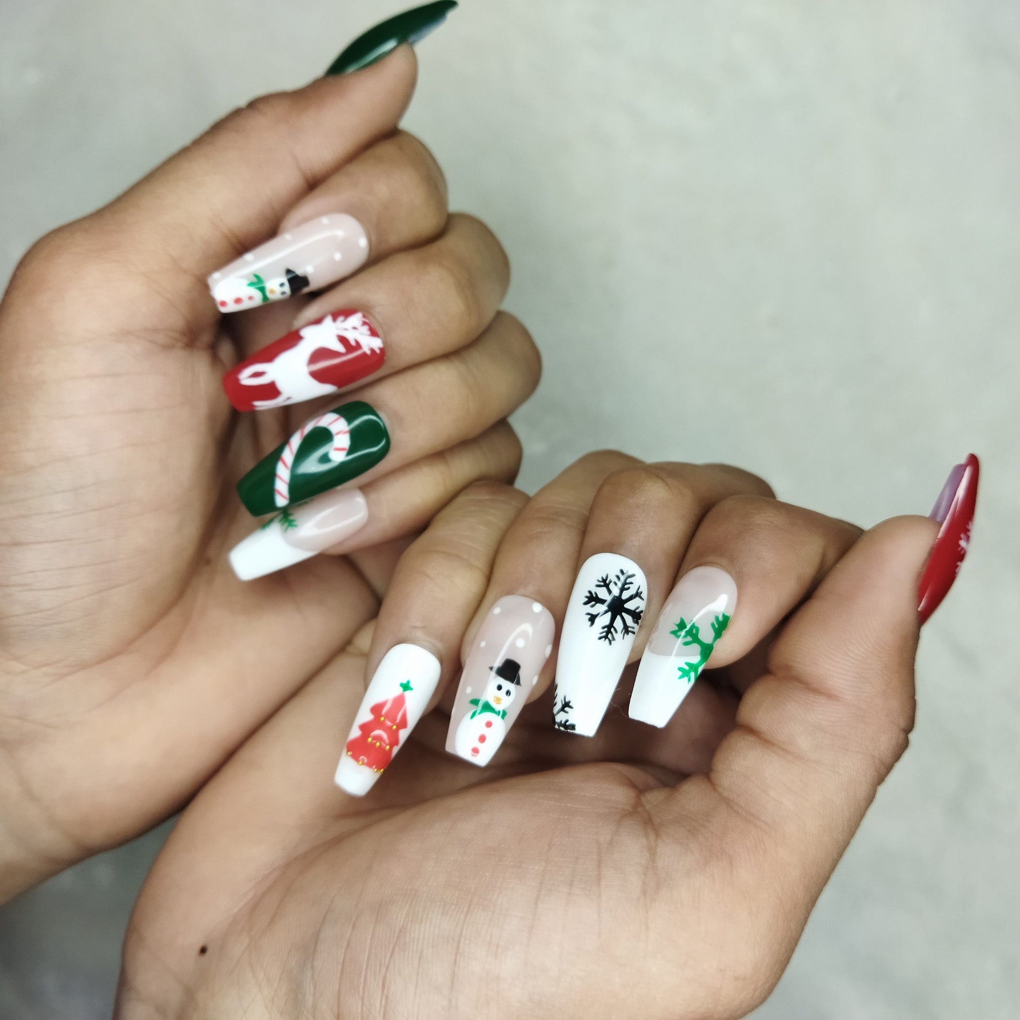 45+ Red And Green Nails For Christmas | Christmas Nail Designs To Try