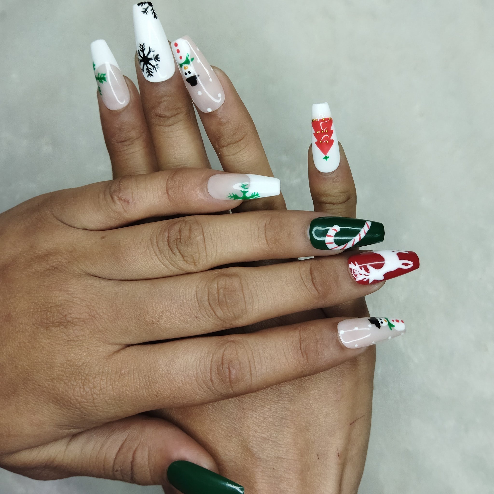 Buy Christmas Morning Red and Green Holiday Press on Nails Online in India  - Etsy
