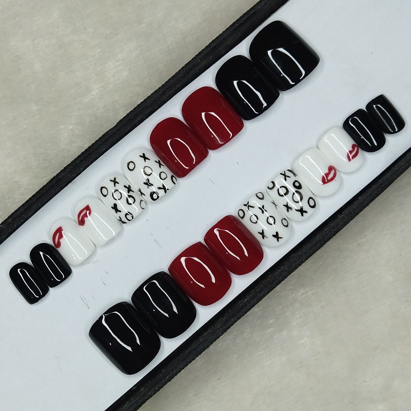 Valentine Collection: Glossy Black And Red Kiss Press on Nails Set // 737