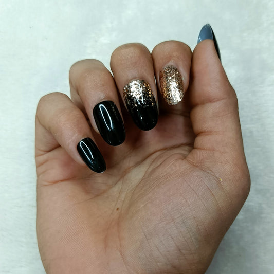 Glossy Black with Golden Glitter Glitter Press on Nails Set / 990