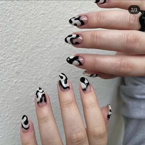 Glossy Black and White Abstract Press on Fake Nails // tns245